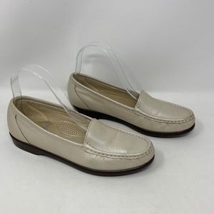 SAS 8.5 Leather Ivory Pearlized Comfort Shoes